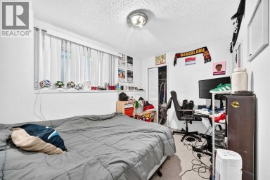 7726 & 7728 34 Avenue NW Calgary Alberta photo 44