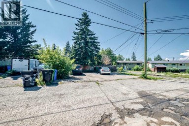 7726 & 7728 34 Avenue NW Calgary Alberta photo 46