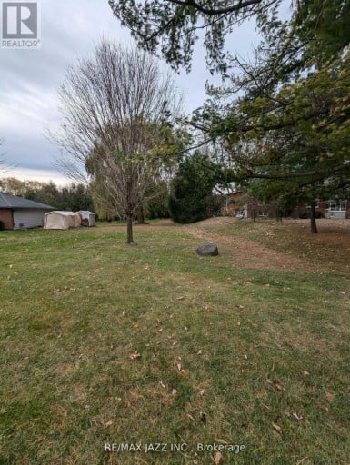 396 NORTH SCUGOG COURT, Clarington (Bowmanville), Ontario, L1C6T1