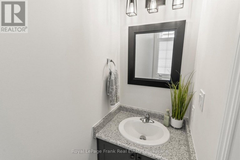 12 COLDBROOK DRIVE, Cavan Monaghan (Millbrook Village), Ontario, L0A1G0