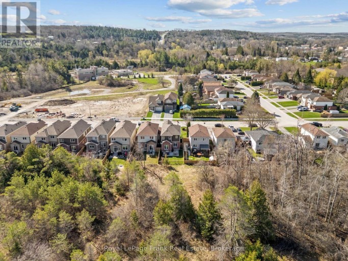 12 COLDBROOK DRIVE, Cavan Monaghan (Millbrook Village), Ontario, L0A1G0