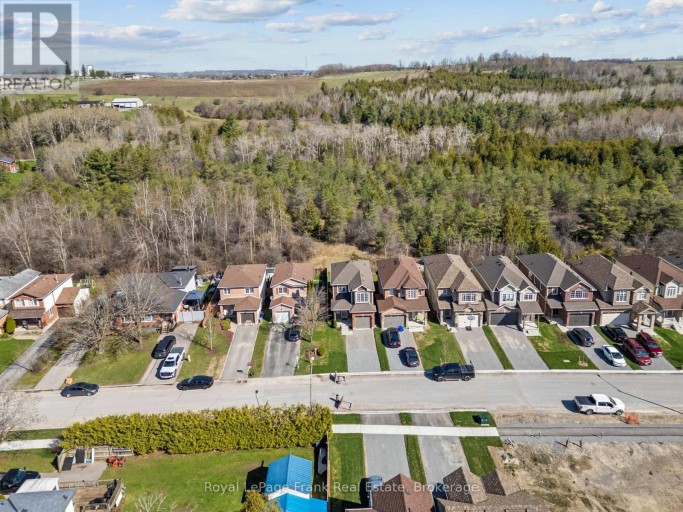 12 COLDBROOK DRIVE, Cavan Monaghan (Millbrook Village), Ontario, L0A1G0