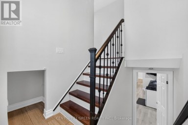 22 QUAKER CRESCENT Hamilton (Quinndale) Ontario photo 2