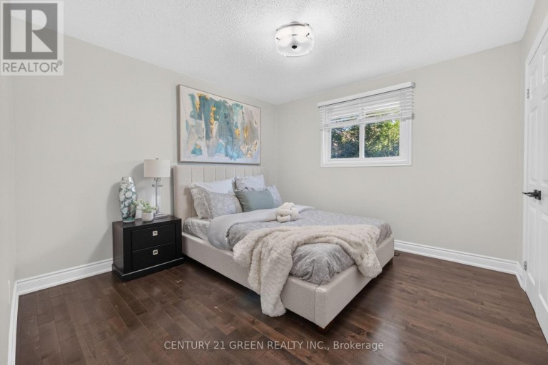 22 QUAKER CRESCENT, Hamilton (Quinndale), Ontario, L8W1H5