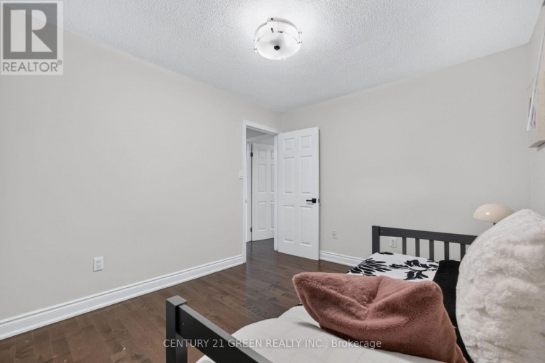 22 QUAKER CRESCENT, Hamilton (Quinndale), Ontario, L8W1H5