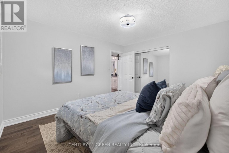22 QUAKER CRESCENT, Hamilton (Quinndale), Ontario, L8W1H5