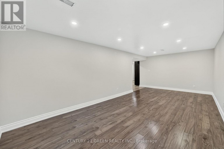 22 QUAKER CRESCENT, Hamilton (Quinndale), Ontario, L8W1H5