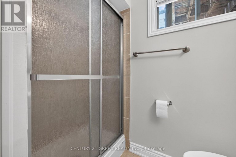 22 QUAKER CRESCENT, Hamilton (Quinndale), Ontario, L8W1H5