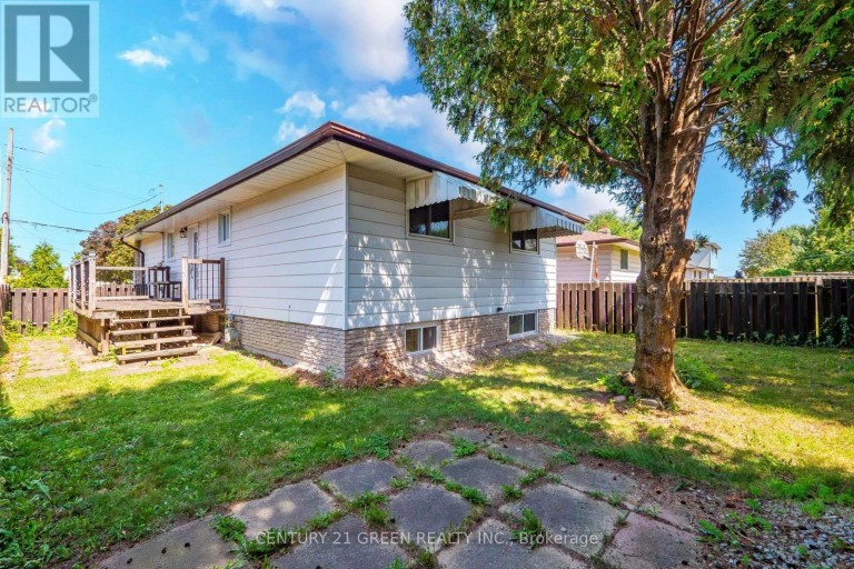 22 QUAKER CRESCENT, Hamilton (Quinndale), Ontario, L8W1H5