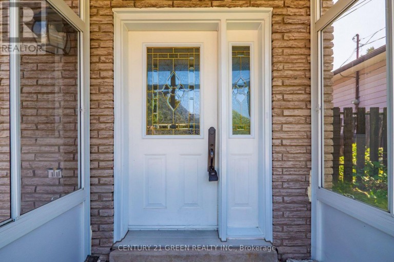22 QUAKER CRESCENT, Hamilton (Quinndale), Ontario, L8W1H5