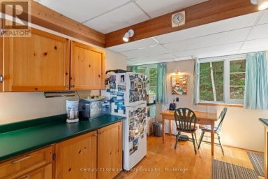 1010 BADGER LANE Dysart et al (Harburn) Ontario photo 5