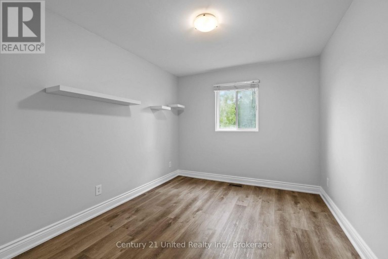 223 ANTRIM STREET, Peterborough (Town Ward 3), Ontario, K9H3G5