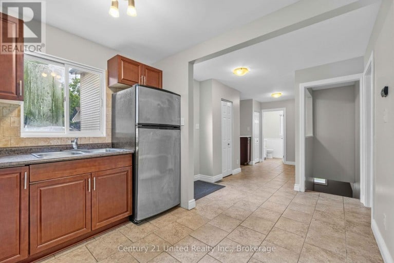 223 ANTRIM STREET, Peterborough (Town Ward 3), Ontario, K9H3G5