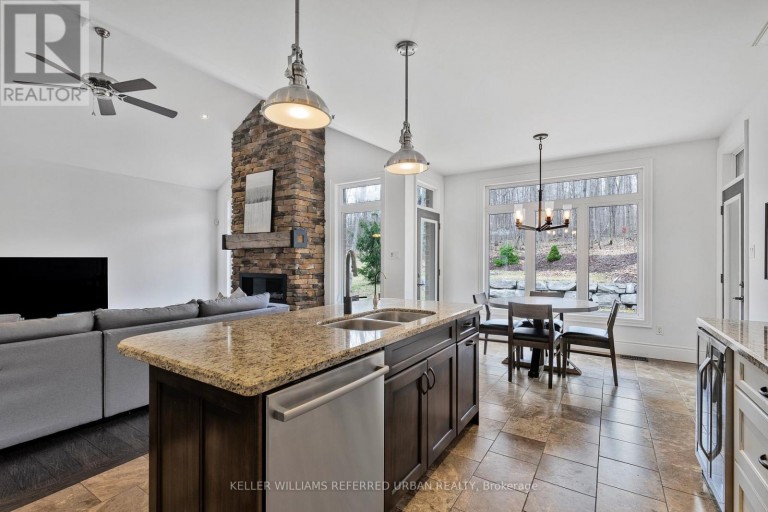 25 HERON BOULEVARD, Springwater (Snow Valley), Ontario, L0L1Y3
