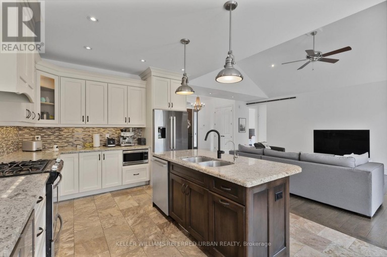 25 HERON BOULEVARD, Springwater (Snow Valley), Ontario, L0L1Y3