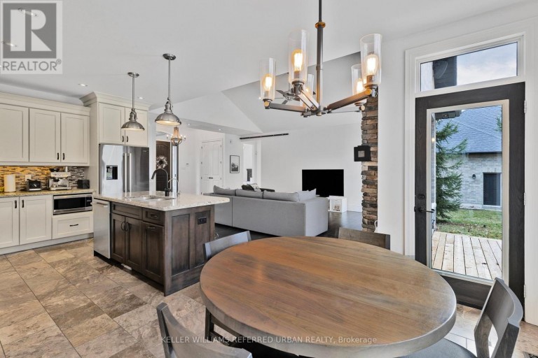 25 HERON BOULEVARD, Springwater (Snow Valley), Ontario, L0L1Y3