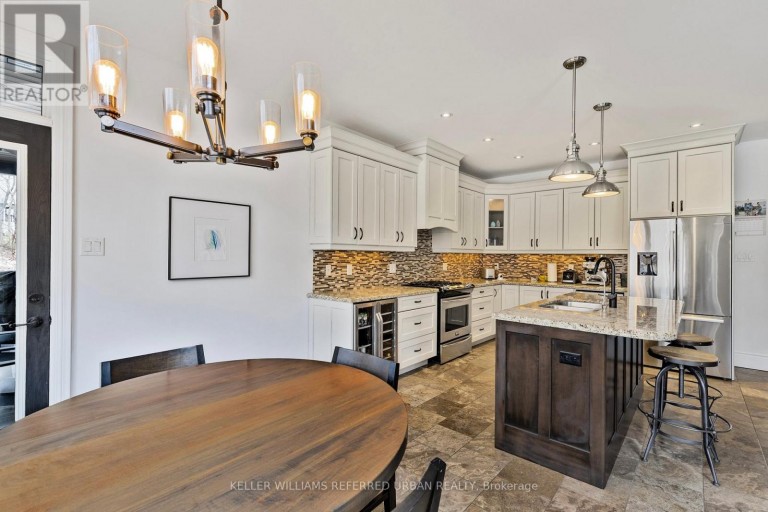 25 HERON BOULEVARD, Springwater (Snow Valley), Ontario, L0L1Y3