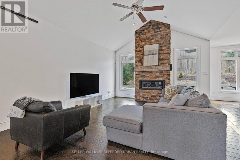 25 HERON BOULEVARD, Springwater (Snow Valley), Ontario, L0L1Y3