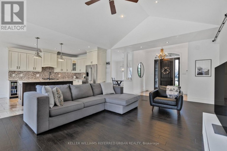 25 HERON BOULEVARD, Springwater (Snow Valley), Ontario, L0L1Y3