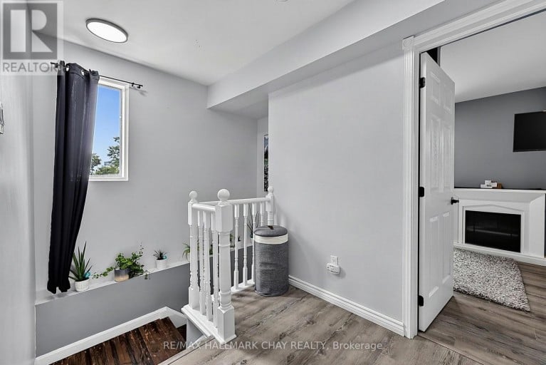 133 DAPHNE CRESCENT, Barrie (Cundles East), Ontario, L4M2Y7