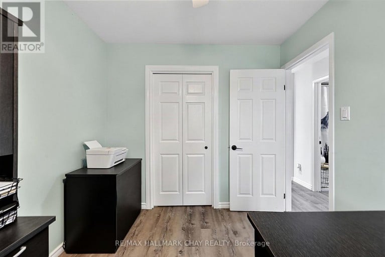 133 DAPHNE CRESCENT, Barrie (Cundles East), Ontario, L4M2Y7