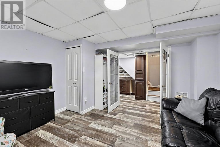 133 DAPHNE CRESCENT, Barrie (Cundles East), Ontario, L4M2Y7