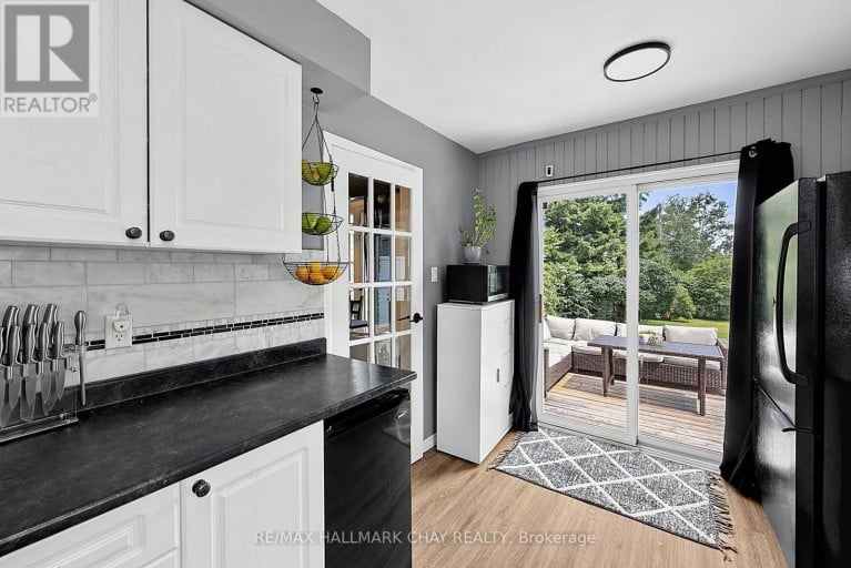 133 DAPHNE CRESCENT, Barrie (Cundles East), Ontario, L4M2Y7