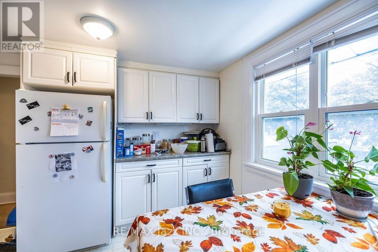 EAST - 97 ADELAIDE AVENUE E, Oshawa (O'Neill), Ontario, L1G1Z2