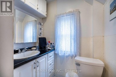 EAST - 97 ADELAIDE AVENUE E Oshawa (O'Neill) Ontario photo 16