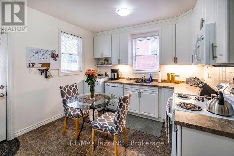 EAST - 97 ADELAIDE AVENUE E, Oshawa (O'Neill), Ontario, L1G1Z2