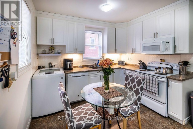 EAST - 97 ADELAIDE AVENUE E, Oshawa (O'Neill), Ontario, L1G1Z2