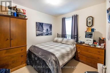 EAST - 97 ADELAIDE AVENUE E Oshawa (O'Neill) Ontario photo 25