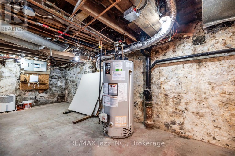 EAST - 97 ADELAIDE AVENUE E, Oshawa (O'Neill), Ontario, L1G1Z2
