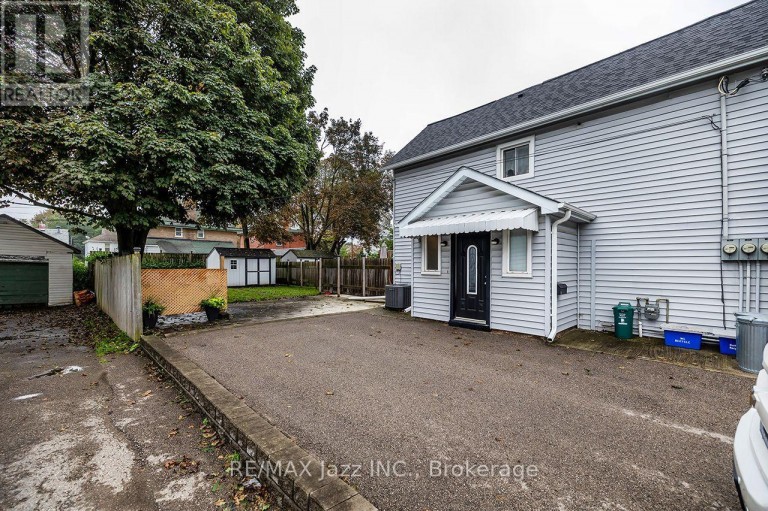 EAST - 97 ADELAIDE AVENUE E, Oshawa (O'Neill), Ontario, L1G1Z2