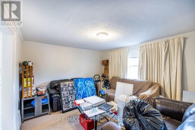 EAST - 97 ADELAIDE AVENUE E Oshawa (O'Neill) Ontario photo 9