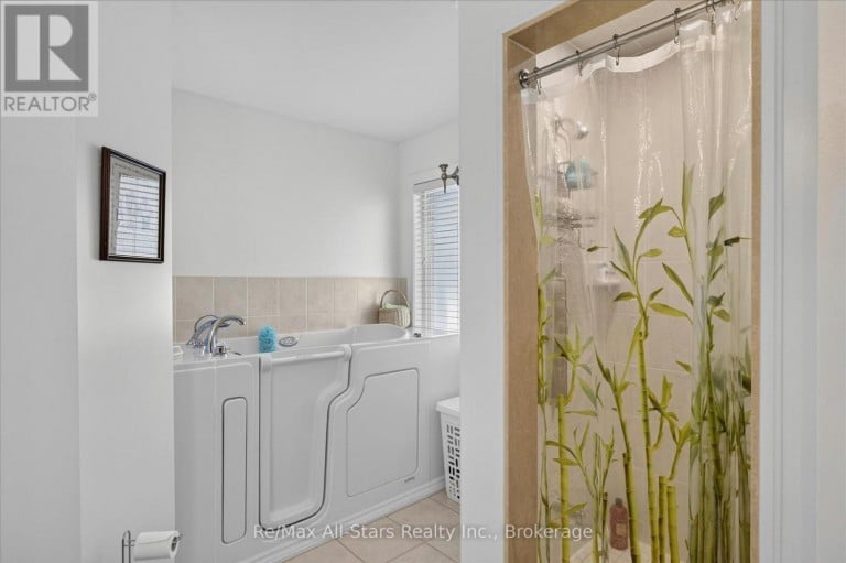 29 GUNSOLUS ROAD, Kawartha Lakes (Lindsay), Ontario, K9V0E4