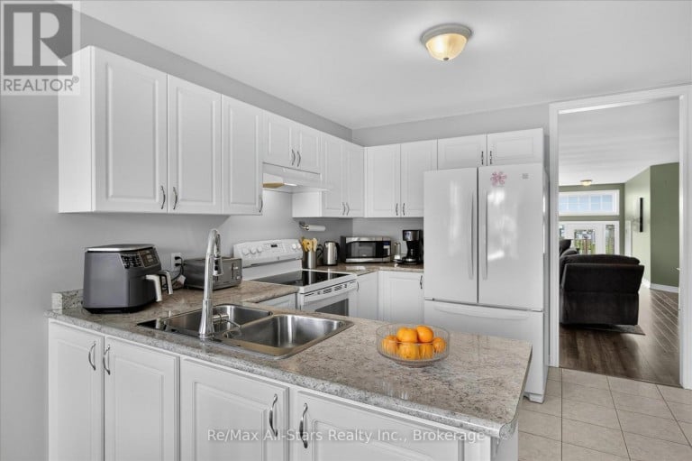 29 GUNSOLUS ROAD, Kawartha Lakes (Lindsay), Ontario, K9V0E4