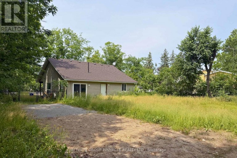 2 OAKWOOD DRIVE, Kawartha Lakes (Verulam), Ontario, K0M1N0