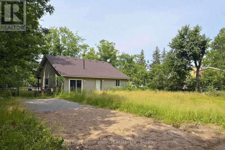 2 OAKWOOD DRIVE, Kawartha Lakes (Verulam), Ontario, K0M1N0