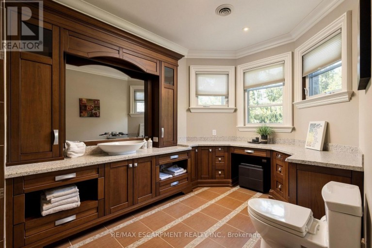 25 TURTLE LAKE DRIVE, Halton Hills (Rural Halton Hills), Ontario, L7J2W7