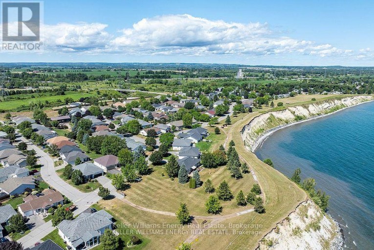 8 HINKLEY TRAIL, Clarington (Newcastle), Ontario, L1B1P4