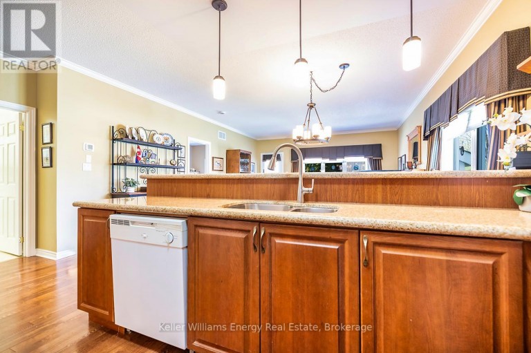 8 HINKLEY TRAIL, Clarington (Newcastle), Ontario, L1B1P4