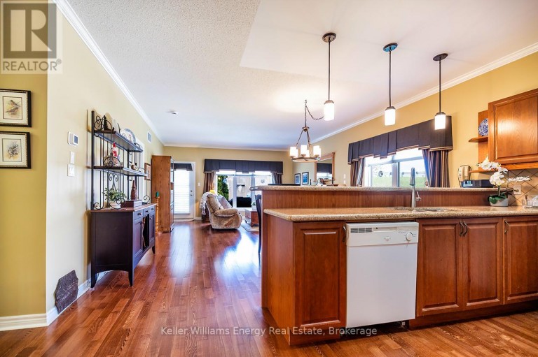 8 HINKLEY TRAIL, Clarington (Newcastle), Ontario, L1B1P4
