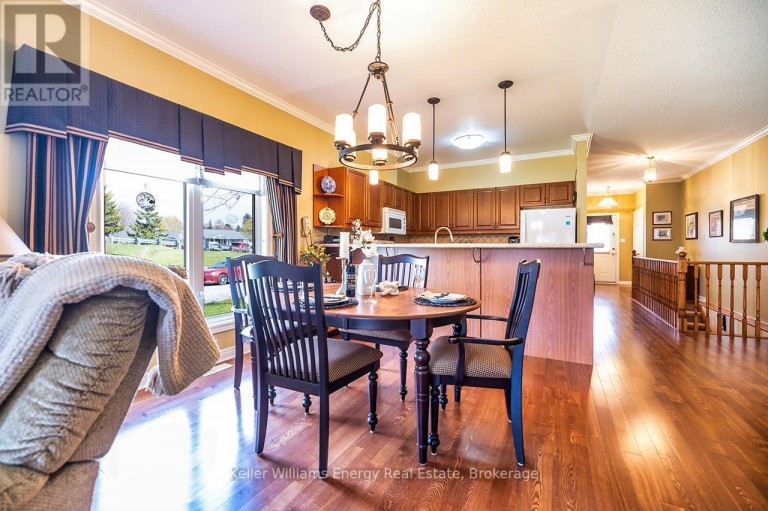 8 HINKLEY TRAIL, Clarington (Newcastle), Ontario, L1B1P4