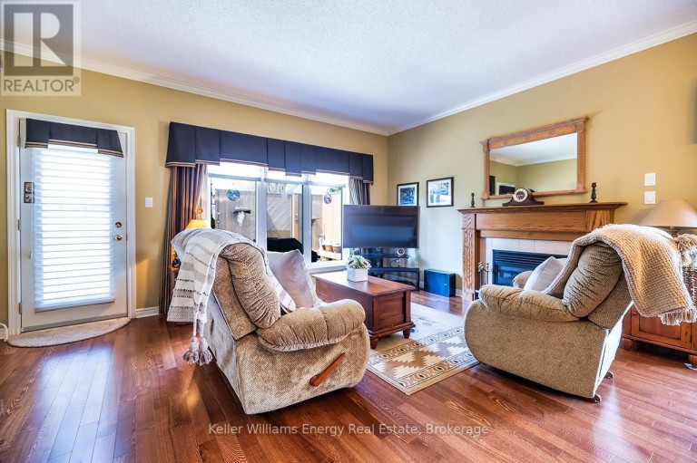 8 HINKLEY TRAIL, Clarington (Newcastle), Ontario, L1B1P4