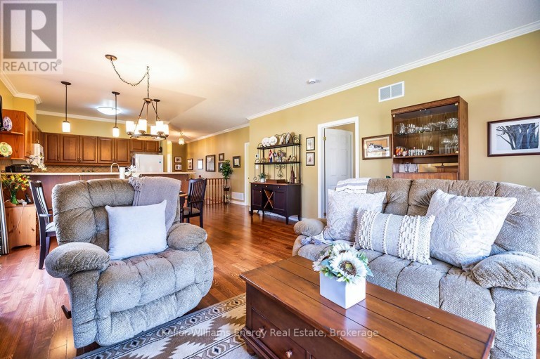 8 HINKLEY TRAIL, Clarington (Newcastle), Ontario, L1B1P4
