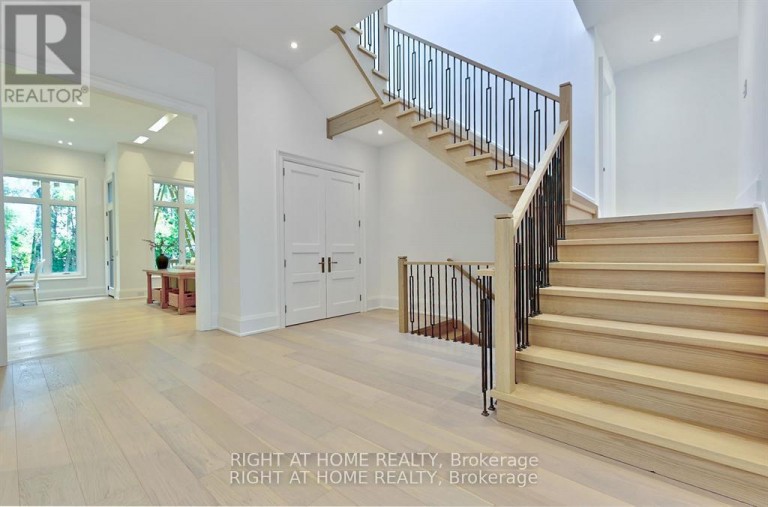 27 HURLINGHAM CRESCENT, Toronto (Banbury-Don Mills), Ontario, M3B2P9