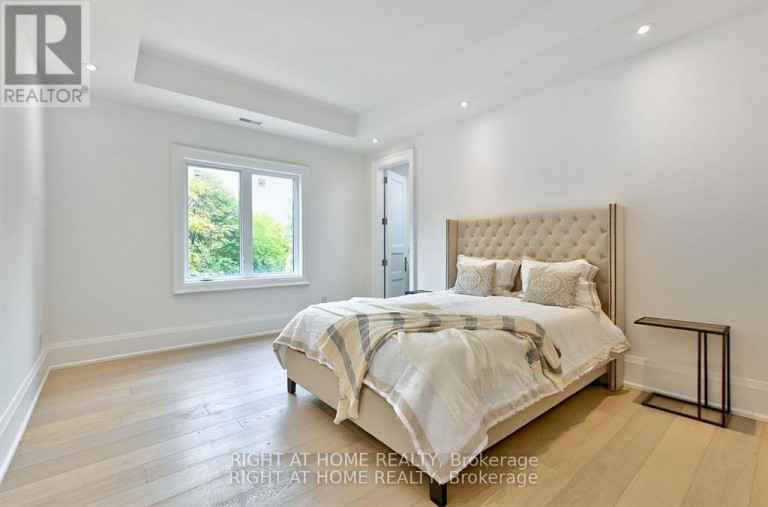 27 HURLINGHAM CRESCENT, Toronto (Banbury-Don Mills), Ontario, M3B2P9