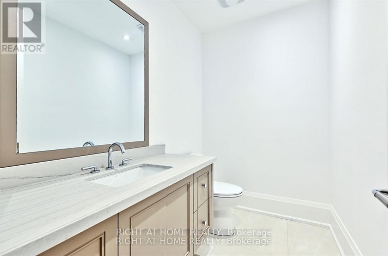 27 HURLINGHAM CRESCENT, Toronto (Banbury-Don Mills), Ontario, M3B2P9