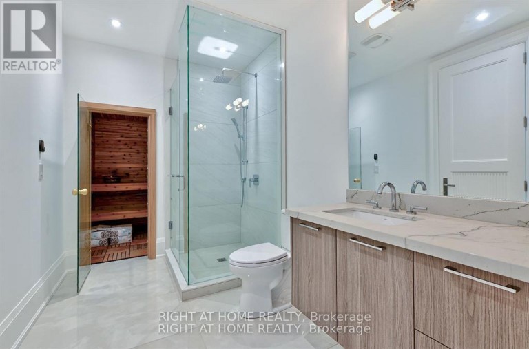 27 HURLINGHAM CRESCENT, Toronto (Banbury-Don Mills), Ontario, M3B2P9